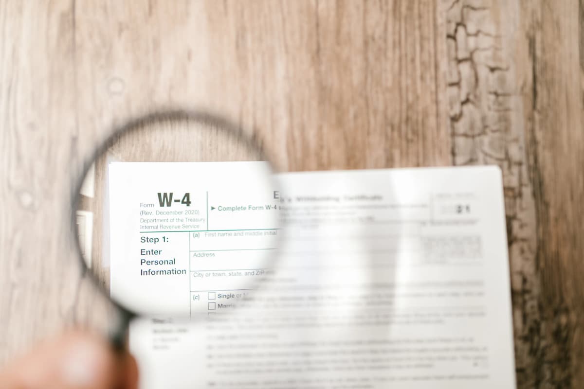 What Is a W-4 Form and How Should You Fill It Out? | Savvy Nickel